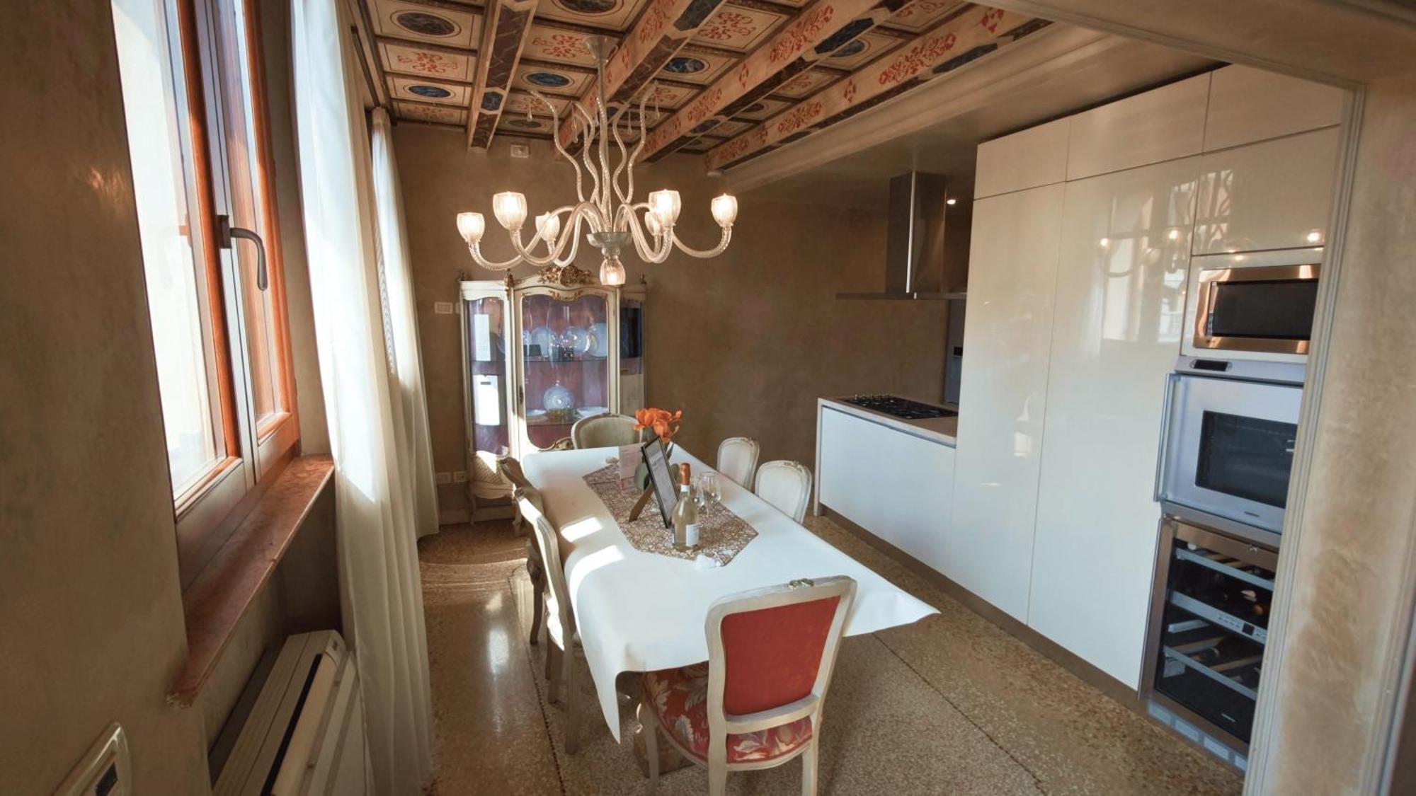Opera Luxury Apartment Vérone Extérieur photo