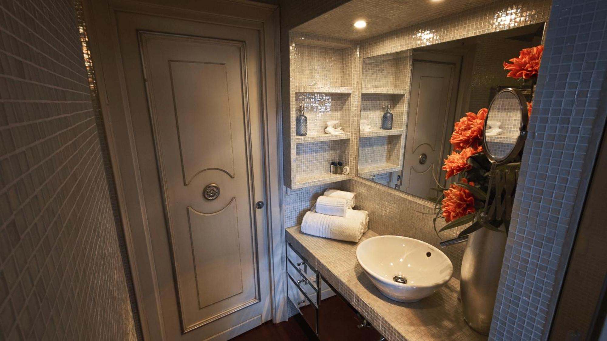 Opera Luxury Apartment Vérone Extérieur photo