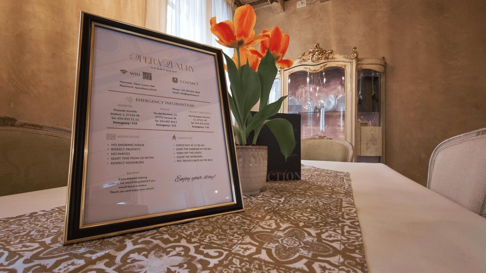 Opera Luxury Apartment Vérone Extérieur photo