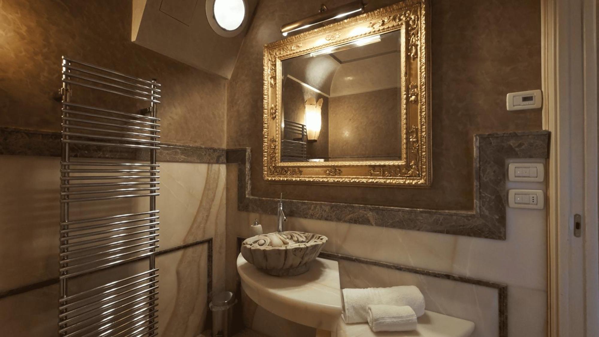 Opera Luxury Apartment Vérone Extérieur photo