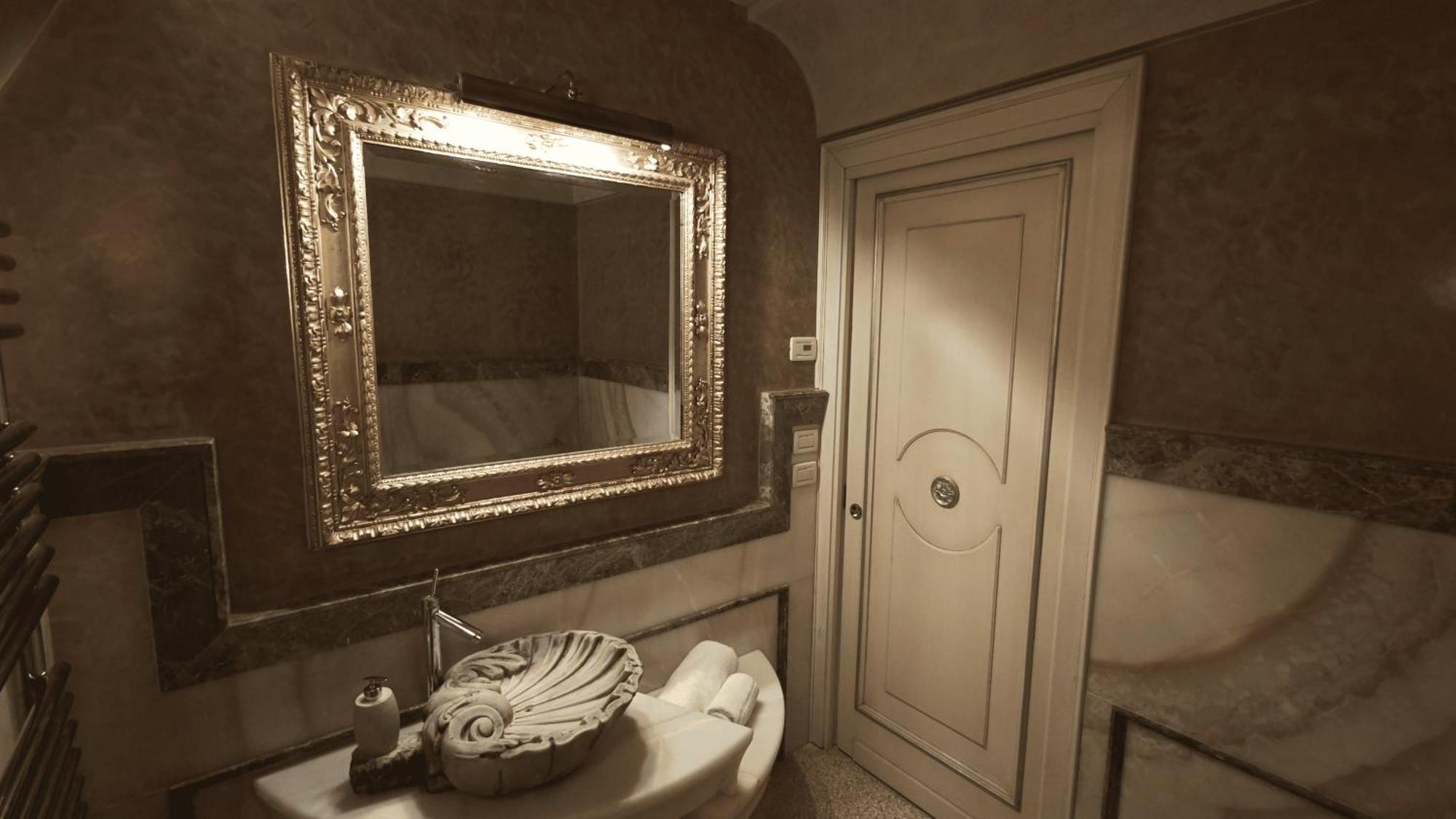 Opera Luxury Apartment Vérone Extérieur photo